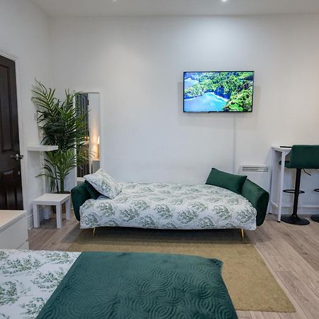 Beautiful Studio Flat In Hackney Next To Overground Station London Eksteriør bilde