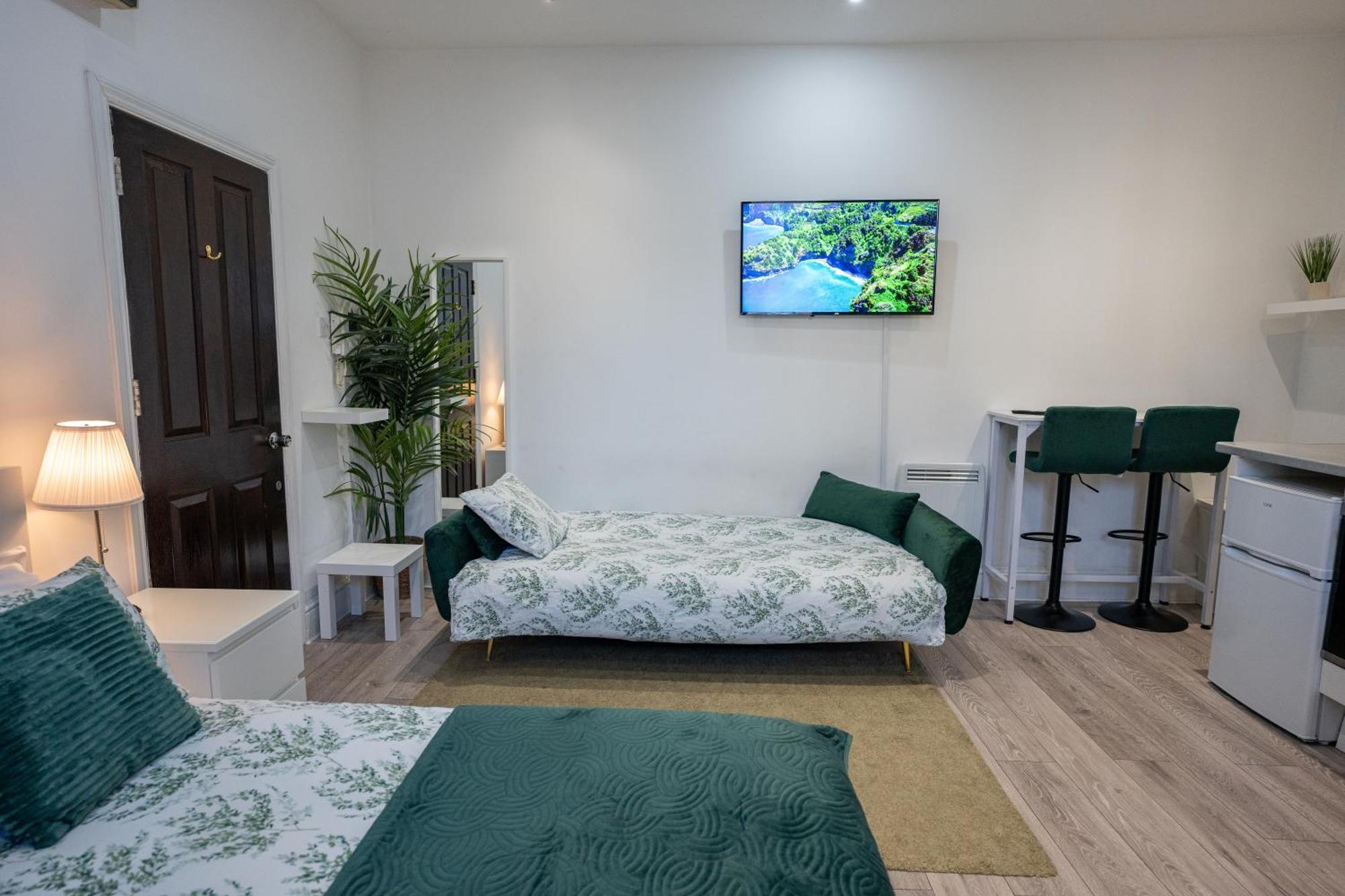 Beautiful Studio Flat In Hackney Next To Overground Station London Eksteriør bilde