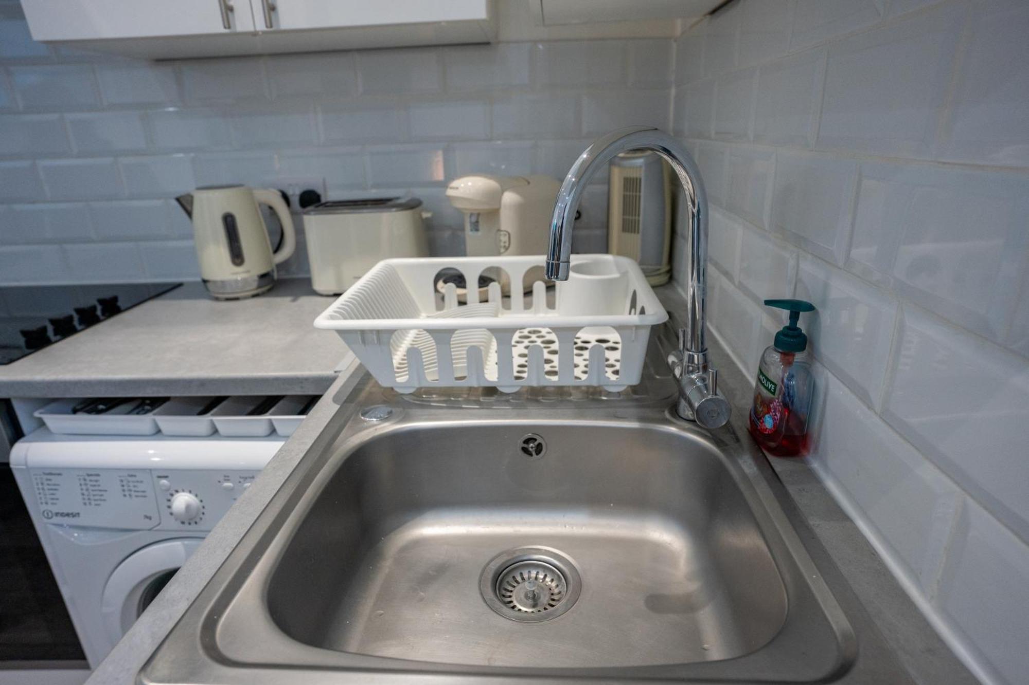Beautiful Studio Flat In Hackney Next To Overground Station London Eksteriør bilde