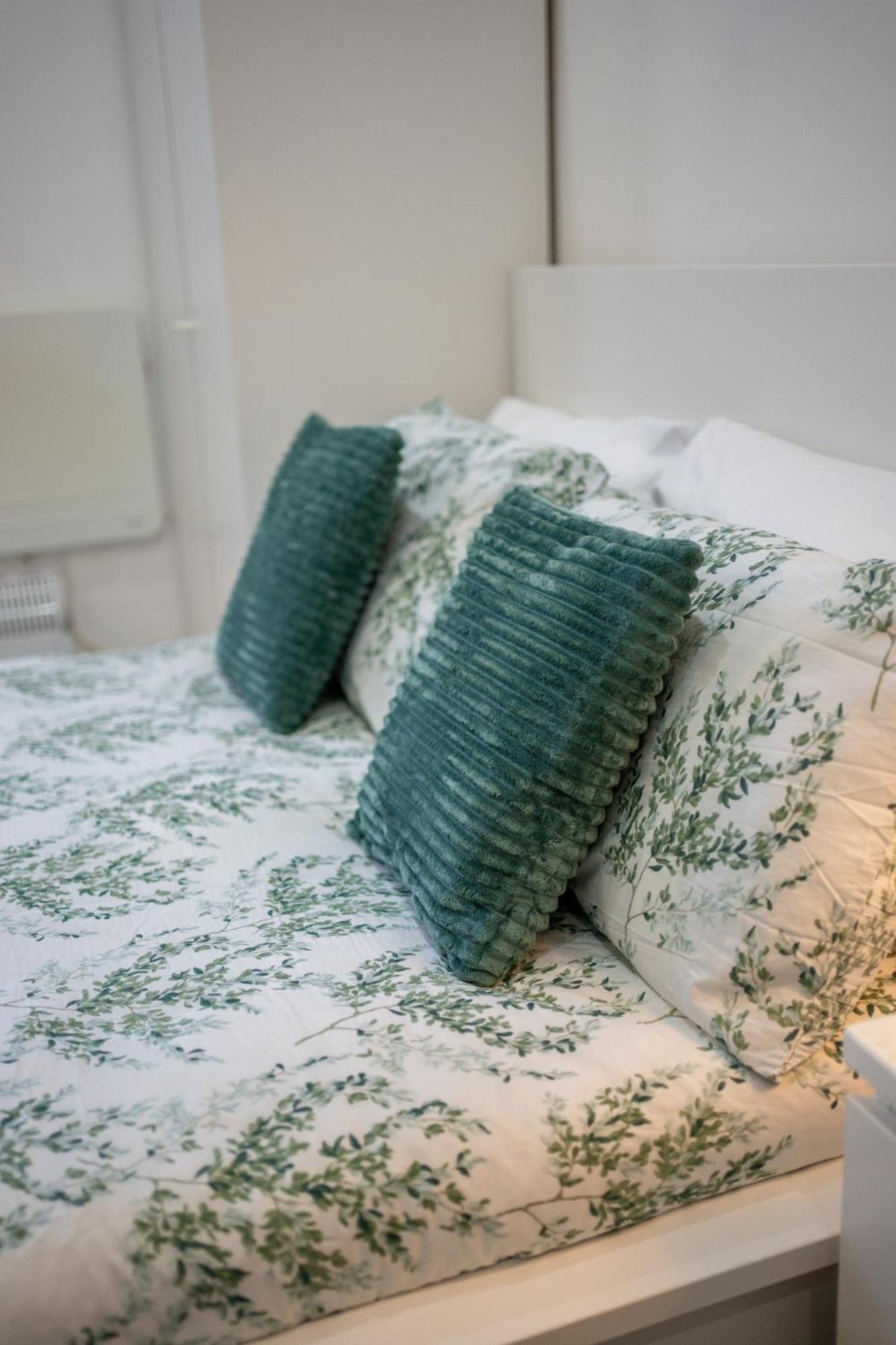 Beautiful Studio Flat In Hackney Next To Overground Station London Eksteriør bilde